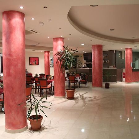 Hotel Sea Breeze Сития Екстериор снимка