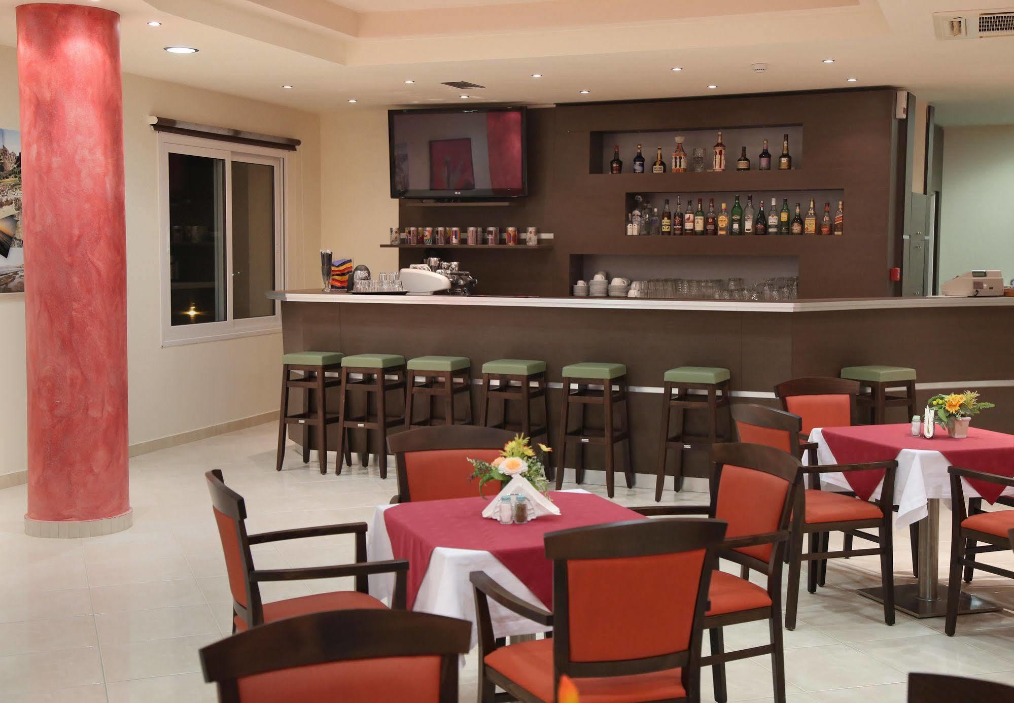 Hotel Sea Breeze Сития Екстериор снимка