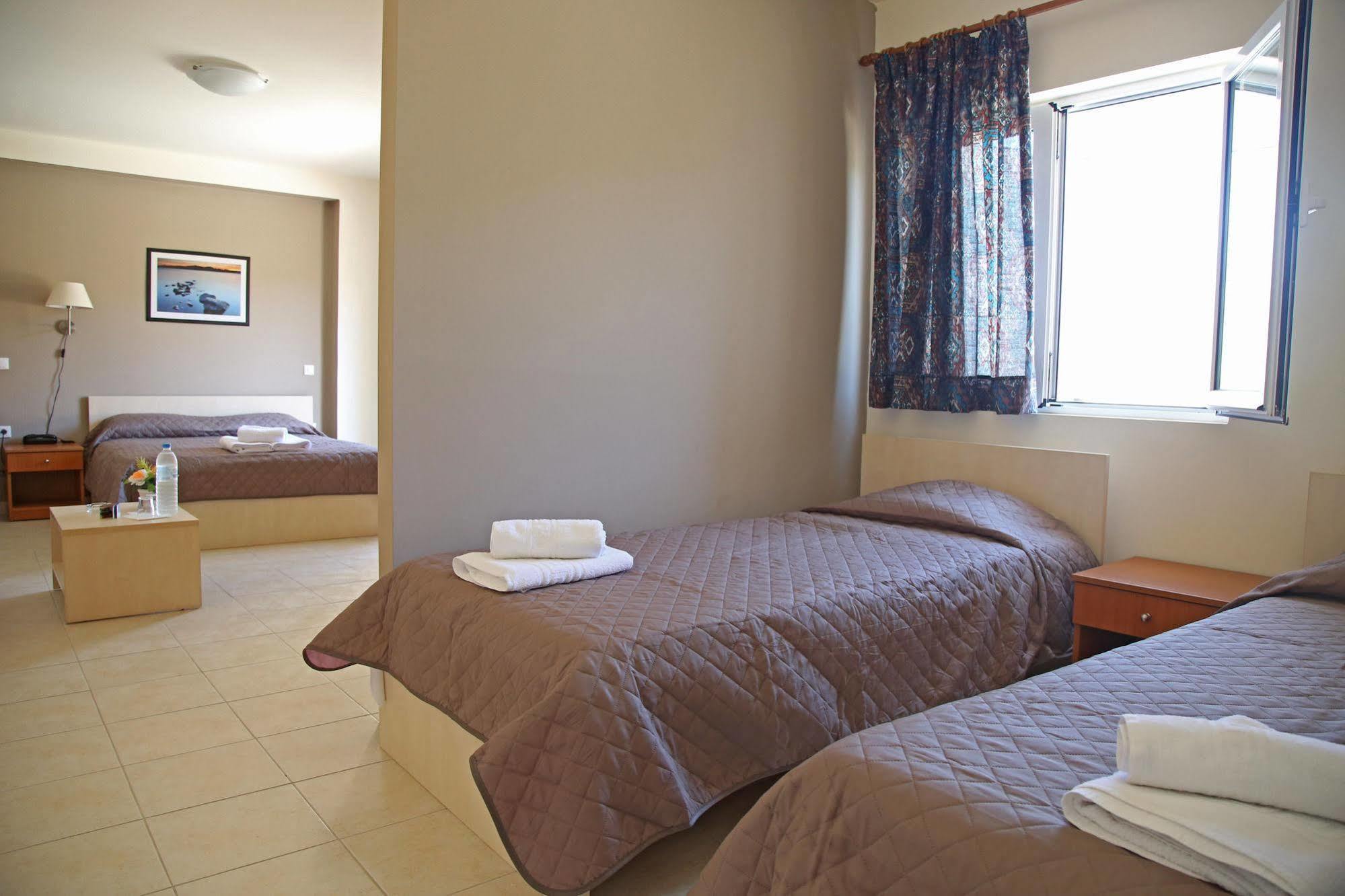 Hotel Sea Breeze Сития Екстериор снимка