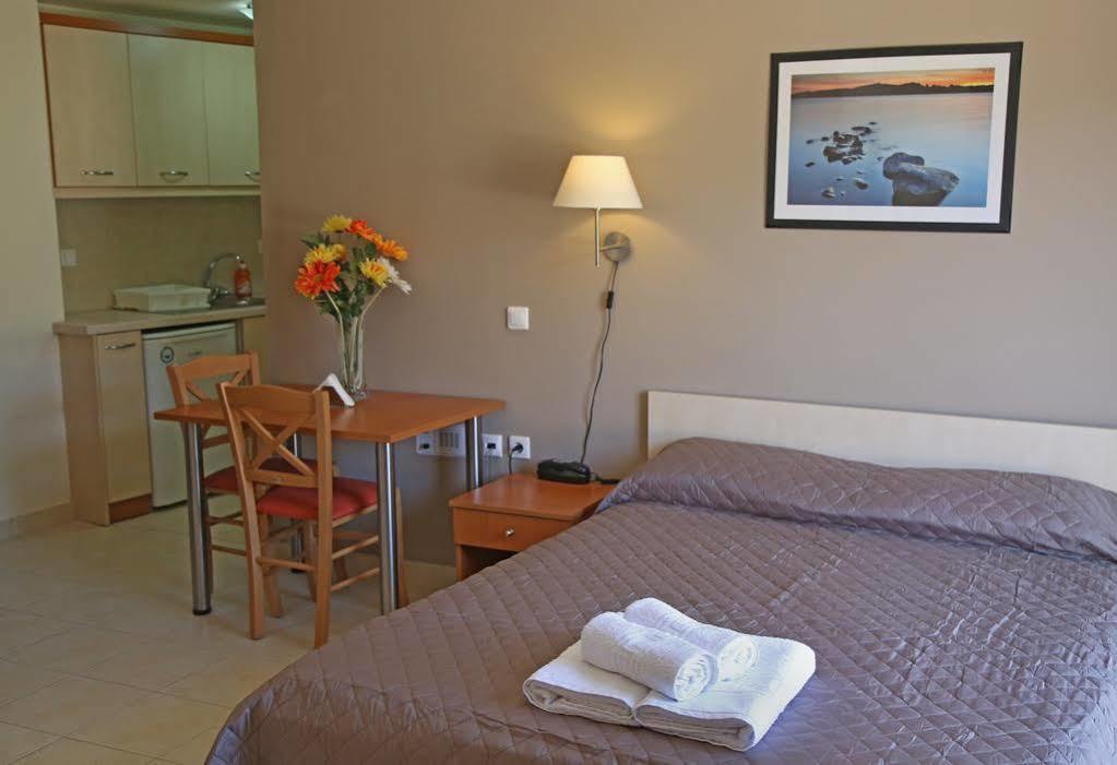 Hotel Sea Breeze Сития Екстериор снимка